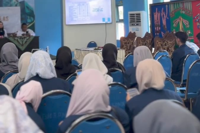 PLK Telaah Kurikulum IPA: Mahasiswa Mengkaji Implementasi Kurikulum Merdeka dalam Pembelajaran IPA di Madrasah