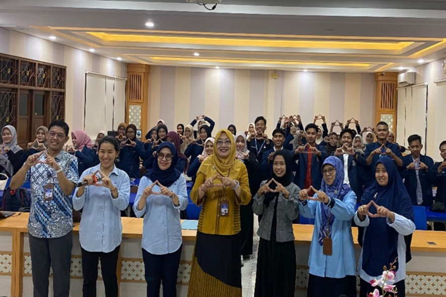 PERKULIAHAN LUAR KELAS TADRIS IPA UIN MADURA DI FMIPA UNY: MENGUATKAN JEJARING AKADEMIK, RISET, DAN ORGANISASI MAHASISWA