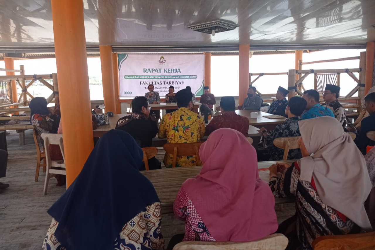 Rapat Kerja Evaluasi dan Koordinasi Persiapan Perkuliahan Semester Genap Fakultas Tarbiyah Tahun Akademik 2023-2024.