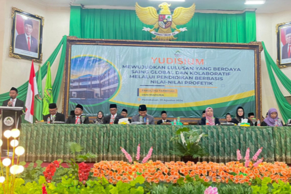 FAKULTAS TARBIYAH IAIN MADURA GELAR YUDISIUM, HADIRKAN AKADEMISI INTERNASIONAL